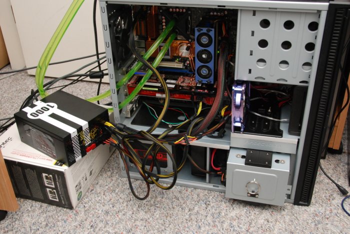 ghetto_computer_setup_021408.jpg